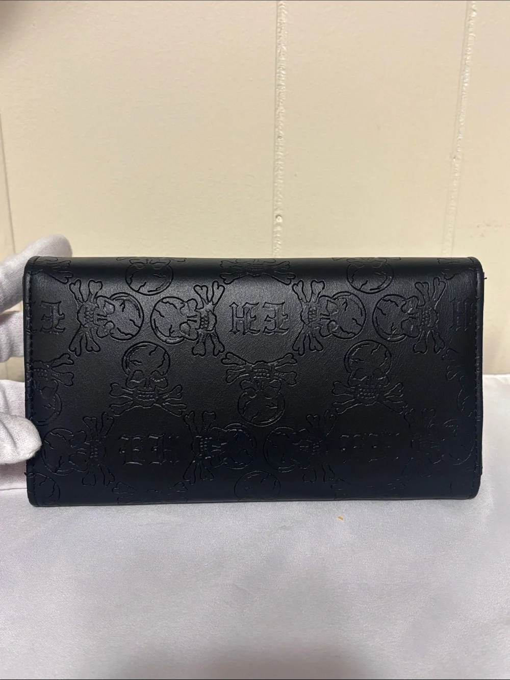 ✨ NWT Ed Hardy Women's Skull & Rose Embossed Flap Wallet Clutch Organizer - ✨
